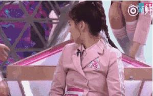 杨超越送吴宣仪的衣服,杨超越吴宣仪穿粉红衣服