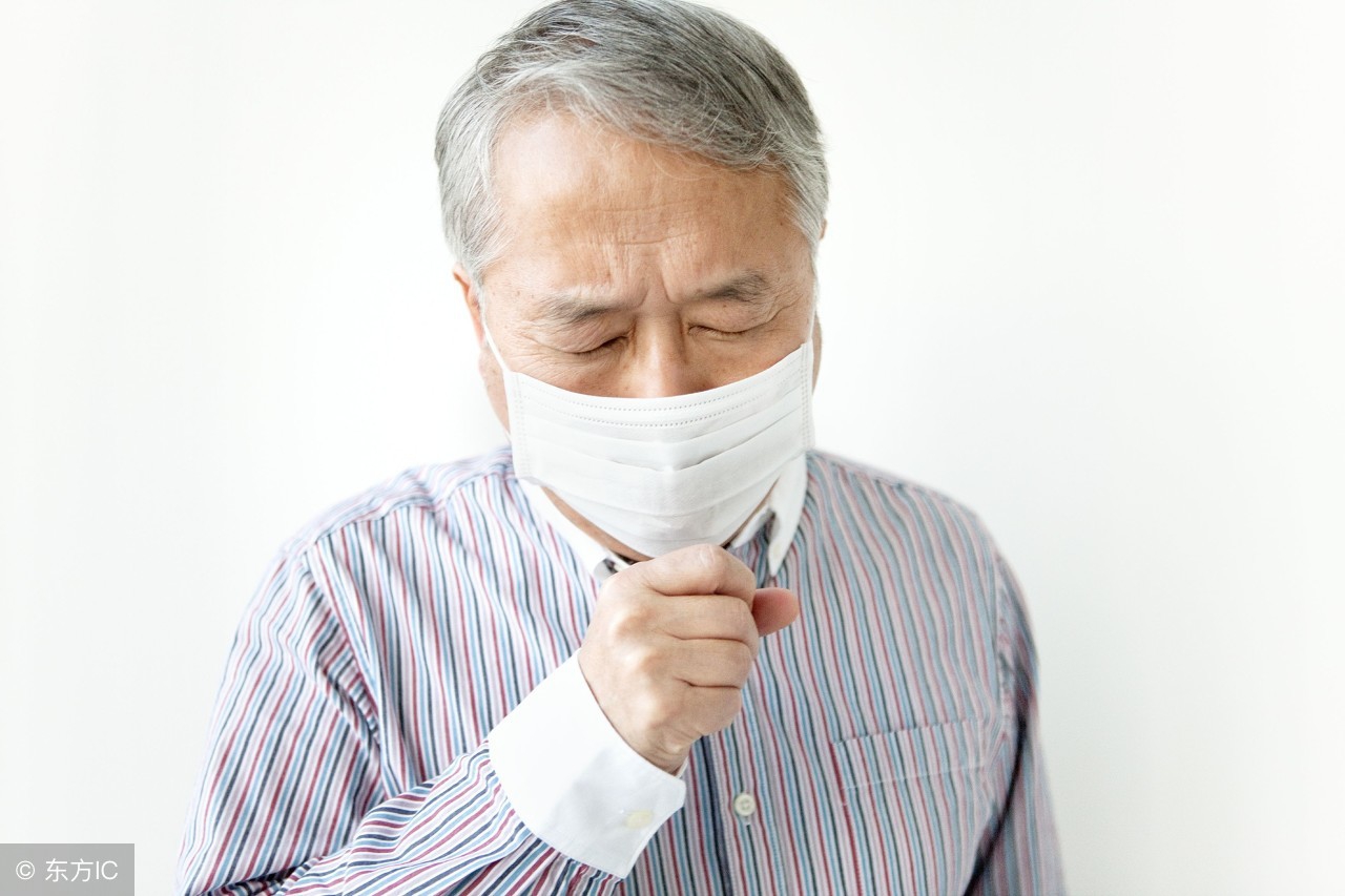 喉咙偶尔有血腥味然后咳嗽出血,喉咙有异物感咳一下喉咙容易出血