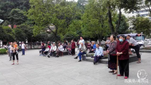 速度与激情桥上飞跃片段,速度与激情飞跃大桥精彩片段