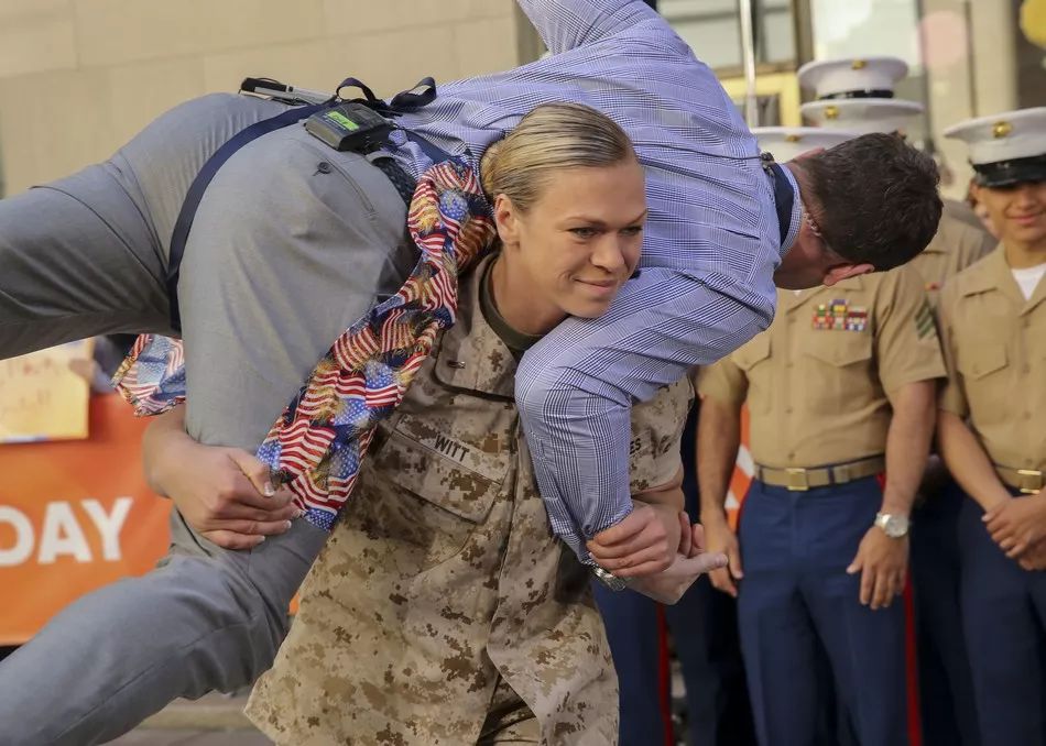 驻伊美军有多少人,驻伊美军女兵真实生活