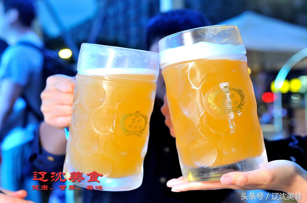 沈阳足球球迷助威,东北人为中国健儿助威的方式