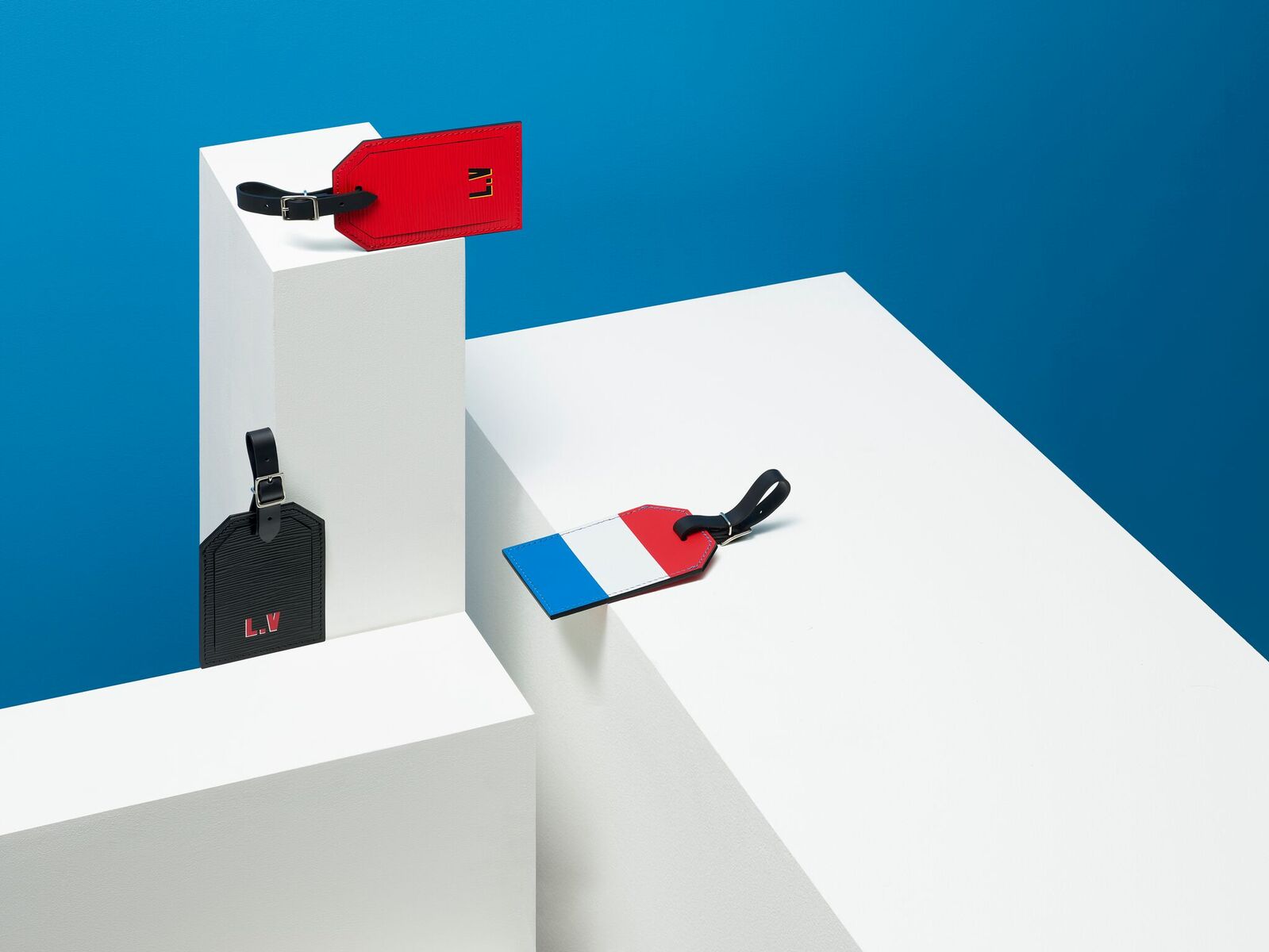 LV太子妃亲自护驾大力神杯，俄罗斯舒淇成最吸睛世界杯大使