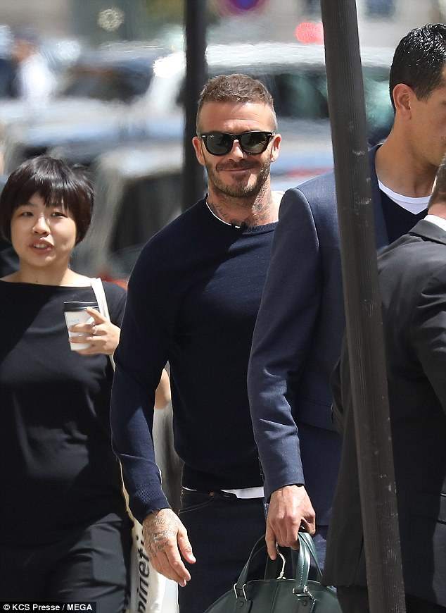 小七贝克汉姆出街,贝克汉姆带小七助阵贝嫂时装秀