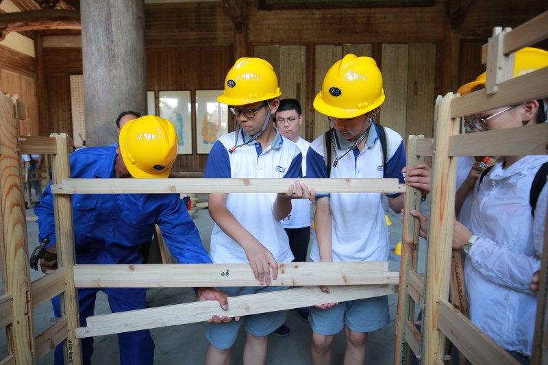 行万里路是为了寻找远方的自己,春风十里只为遇见更好的自己