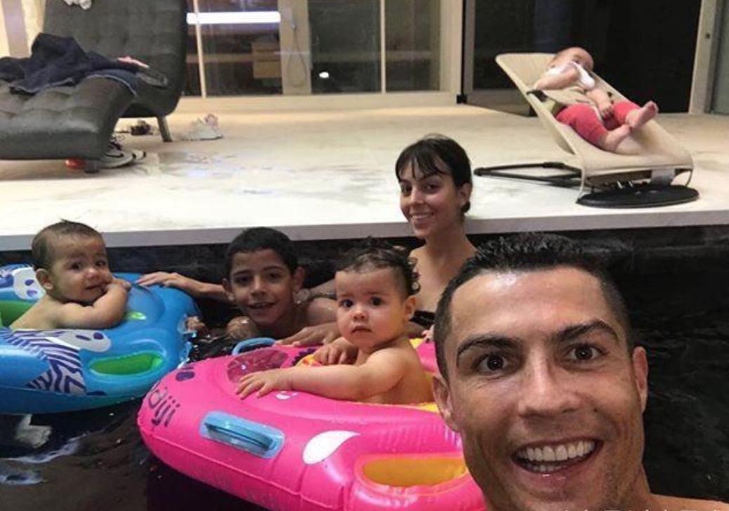 踢足球冠军梅西,梅西又一次踢丢点球