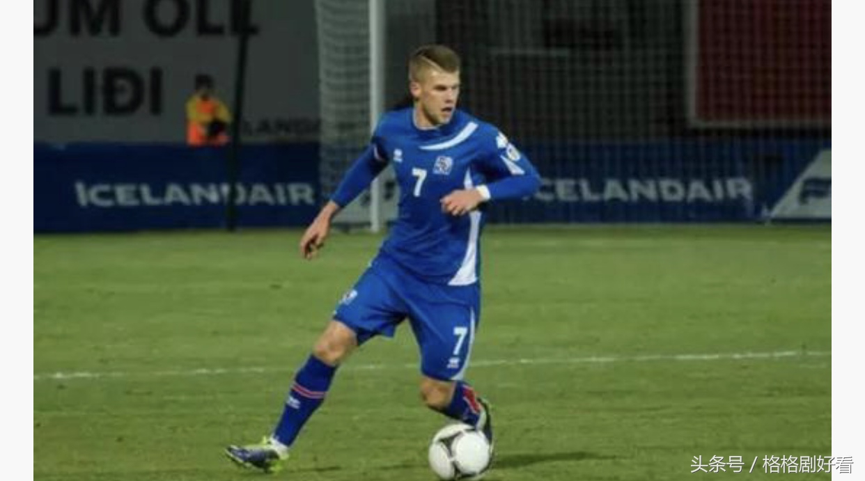 马丁内斯扑出法国队点球梅西反应,世界杯门将扑救阿根廷