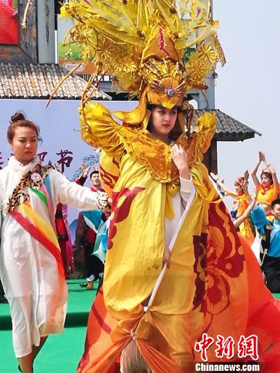 沈北新区锡伯族嘉年华,锡伯族的泥巴节