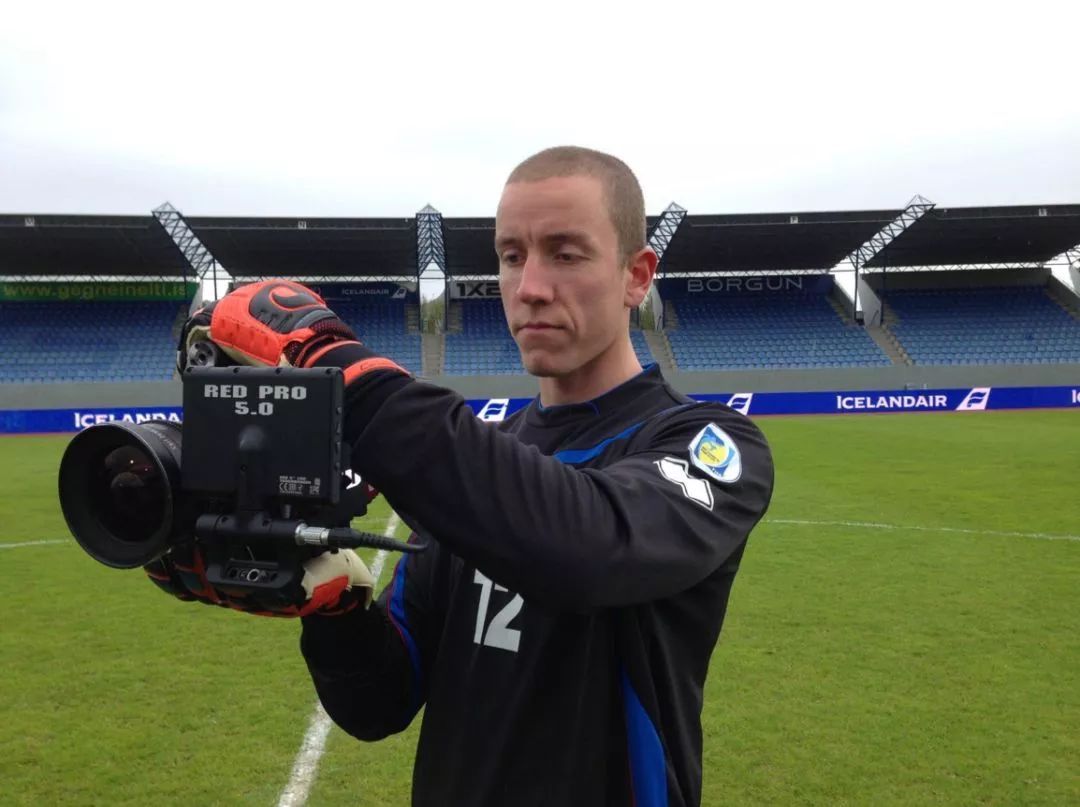 世界杯梅西被撞倒教练,世界杯梅西被铲倒