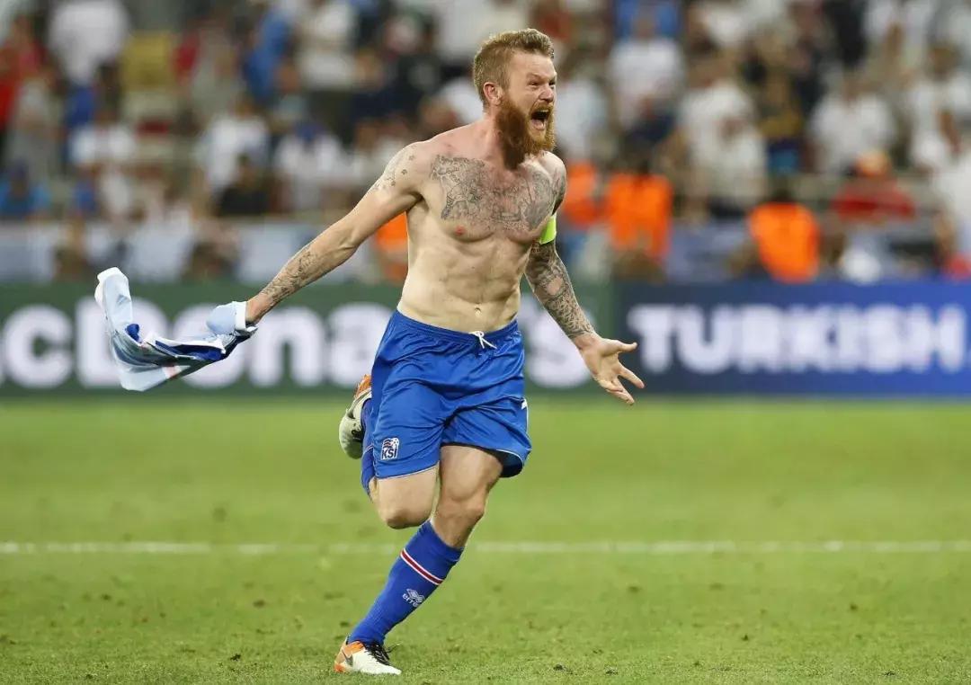 冰岛国家队维京怒吼,冰岛队长亲笔