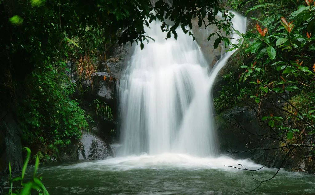 广东岭南第一奇观七星岩景色,广东肇庆第一峰旅游