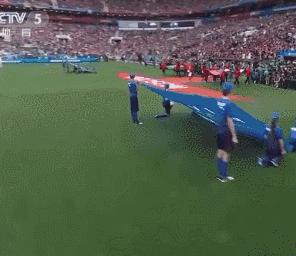 普京观看世界杯揭幕战,世界杯普京名场面