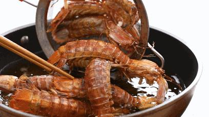 厨房小白也能做的吮指椒盐皮皮虾,椒盐皮皮虾怎么才能炸得酥脆