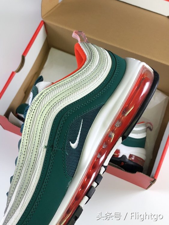 耐克新款鞋nikeairmax97山峰白 (nikeairmax97银子弹鞋)
