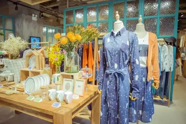 现在最火的国内女装品牌有哪些,中国最受欢迎的十大品牌女装