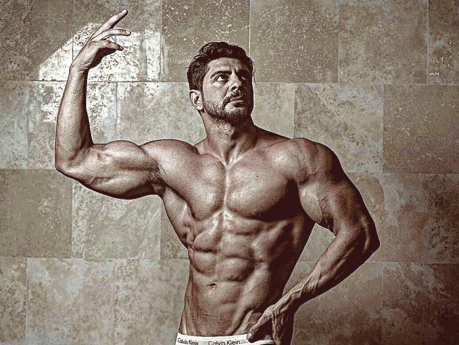 一个动作教你解决胸部问题,胸部下缝的训练方法