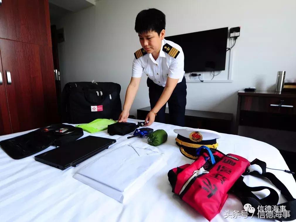 中国第一位上空间站女航天员,女引航员的真实生活照片