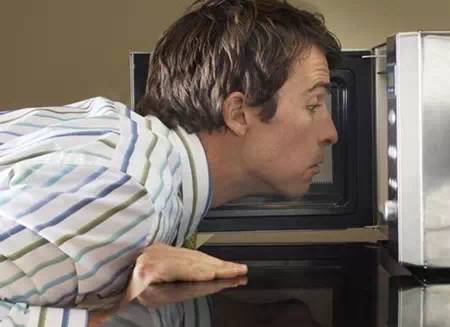 微波炉100种生活小窍门,微波炉加热饭菜最简单的使用方法