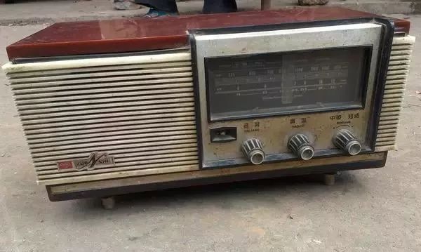 80后老阿姨晒嫁妆被晒,晒晒80后老阿姨的嫁妆花被子