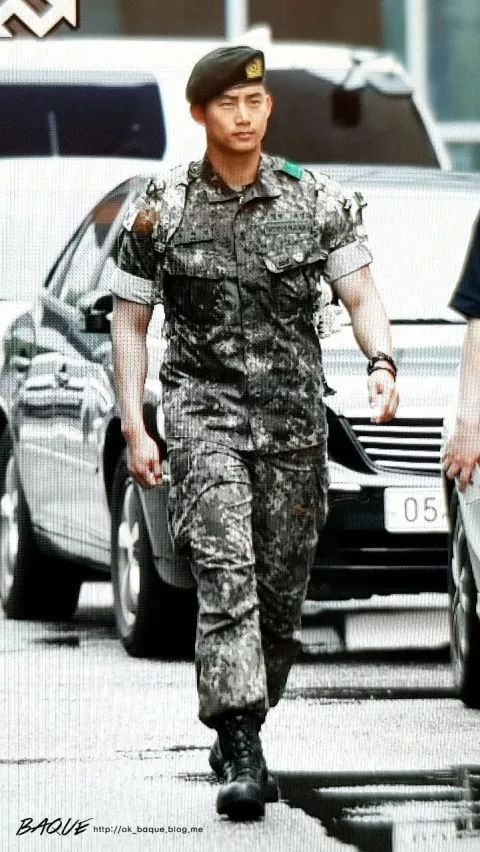玉泽演入伍军人照,玉泽演入伍具体时间