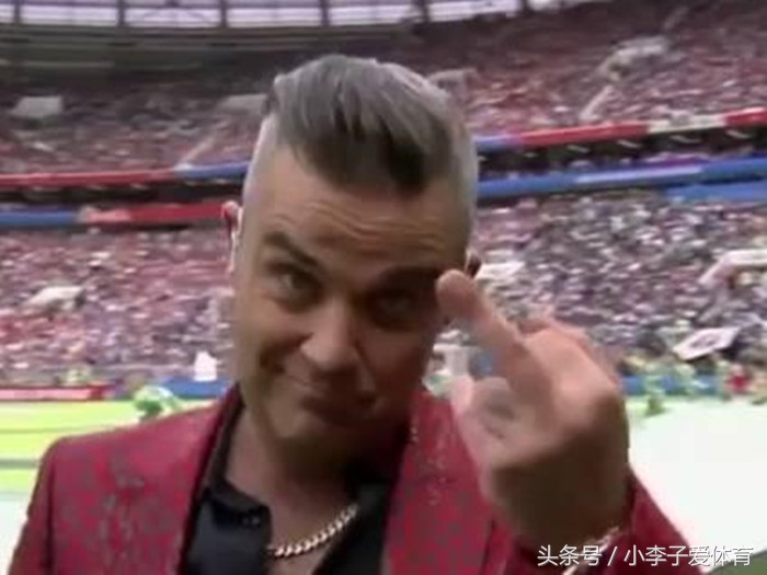 英*歌国**手解释为什么会在世界杯上竖中指！球迷：你简直在*辱侮**人