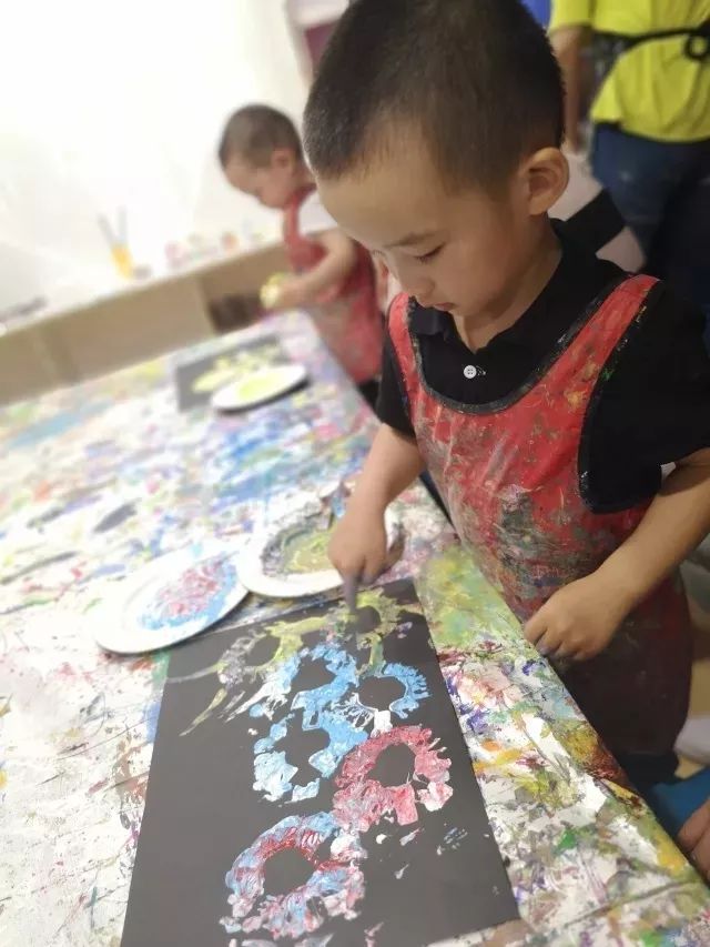 「金宝贝小小陶艺师活动回顾」跟外太空EZ寻觅不一样的烟花