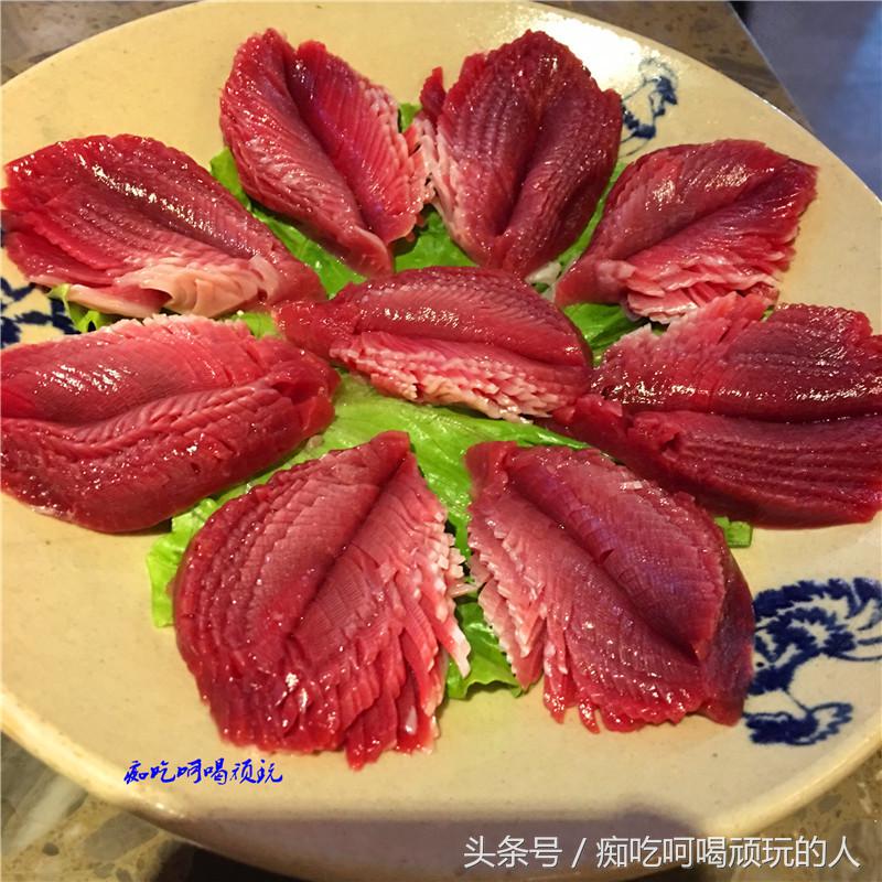 足球夜场景,足球之夜水吧