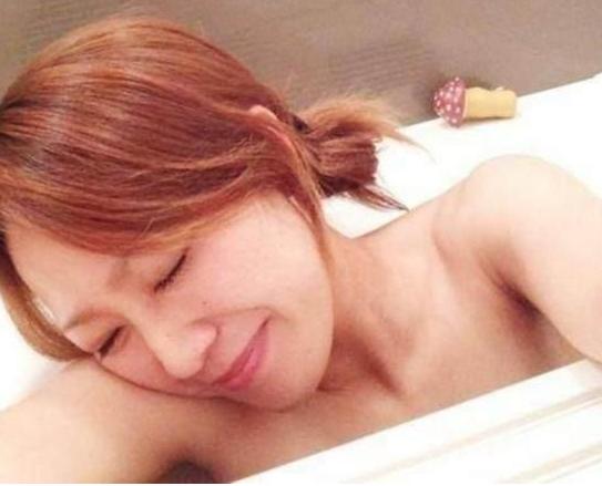 日女足队员豪言脱衣引美女球员比拼，美国一人碾压亚洲三国美女