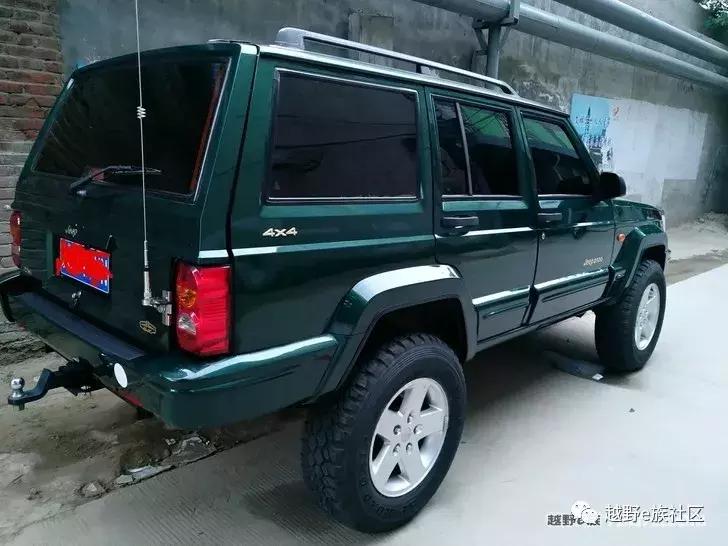 Jeep2500轮眉超级低调闷骚改装，还很漂亮
