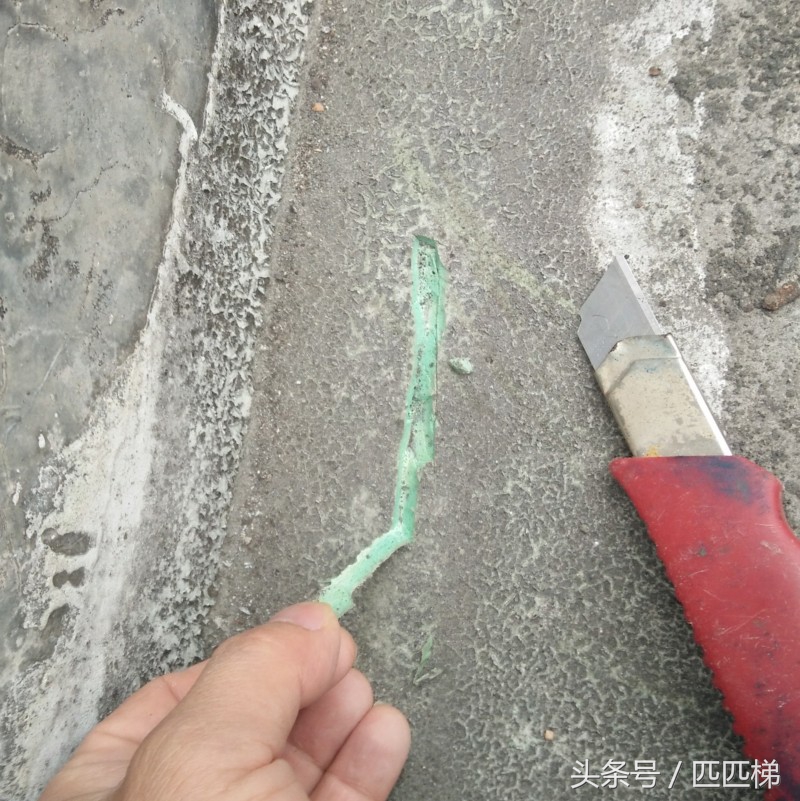屋顶大面积漏水防水用什么涂料好,屋顶漏水用蜡烛做防水3年不漏