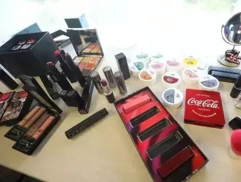 2022世界杯联名款轻奢杯,世界杯联名款足球