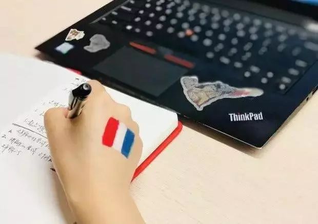 世界杯联名bearbrick,世界杯联名产品