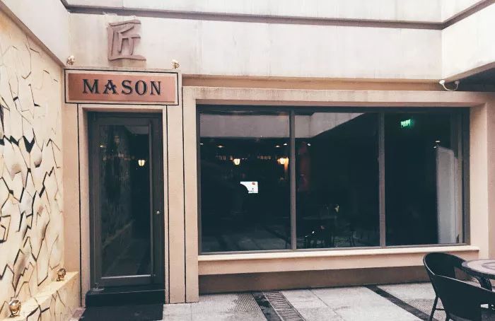 lv世界杯足球限量版多少钱,lv限量版足球