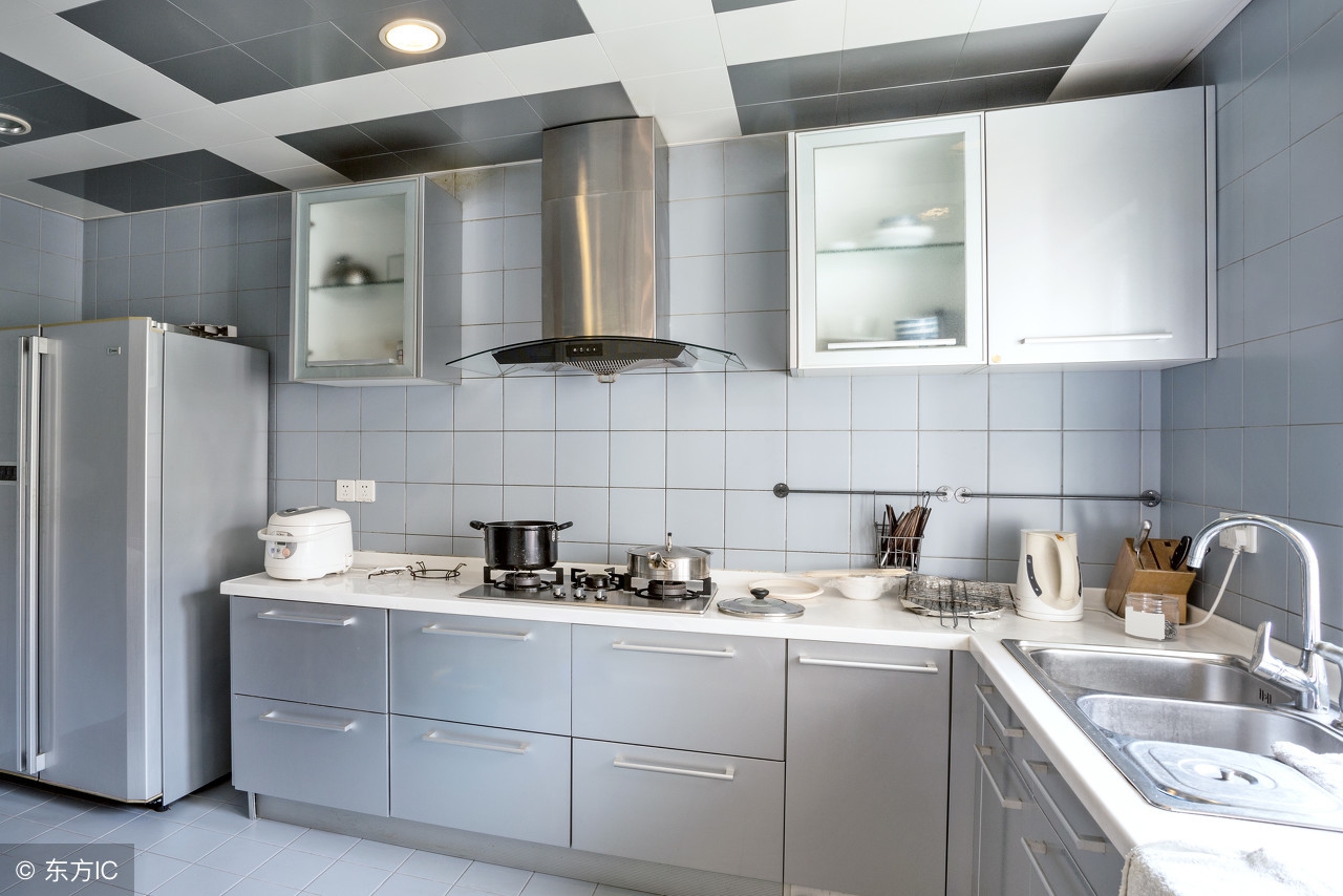 集成灶和传统油烟机哪个性价比高,集成灶和传统灶哪个好