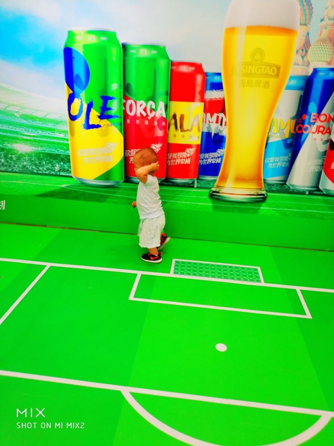 中国女足看足球赛,中国足球看女足