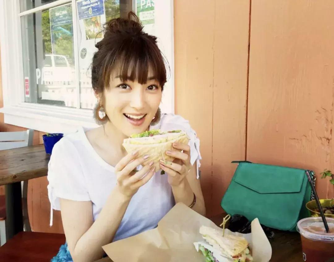 日本男足太太团火了！个个貌美如花，网友：好多眼熟的！