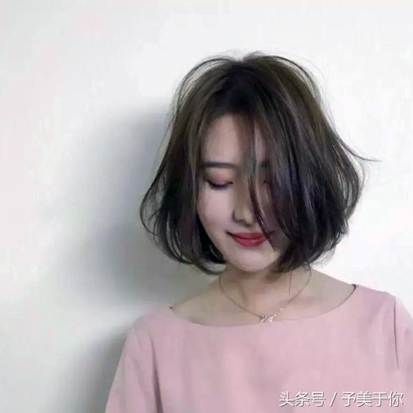 最近流行的造型烫发,瘦脸中长款烫发