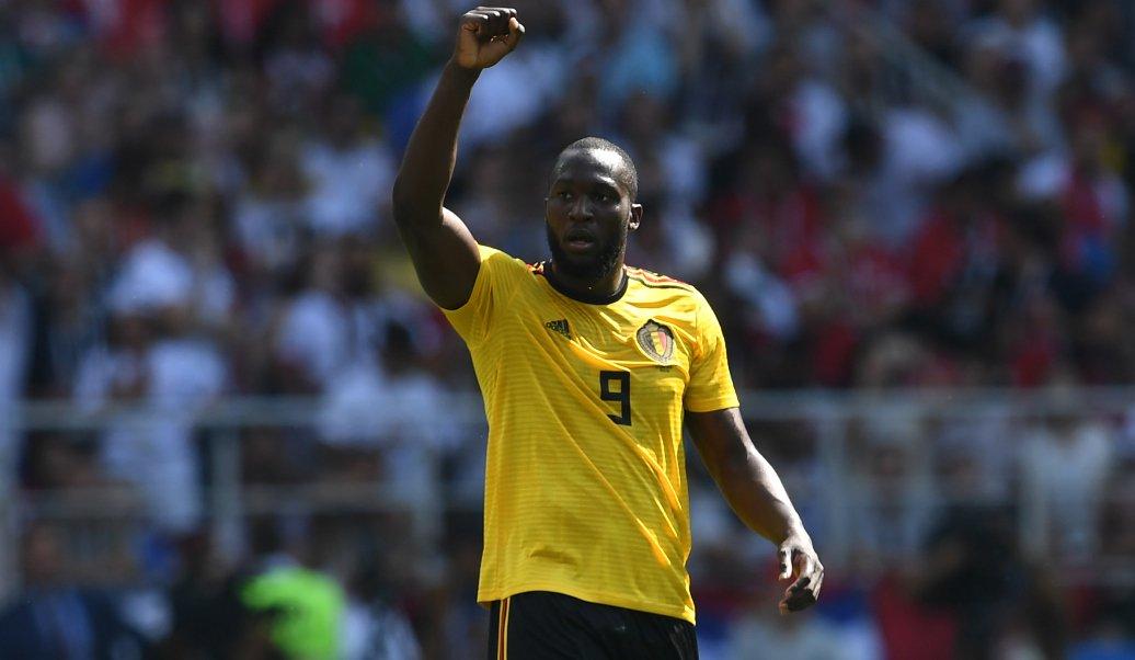 卢卡库给裁判拉伸,卢卡库失空门训练动作