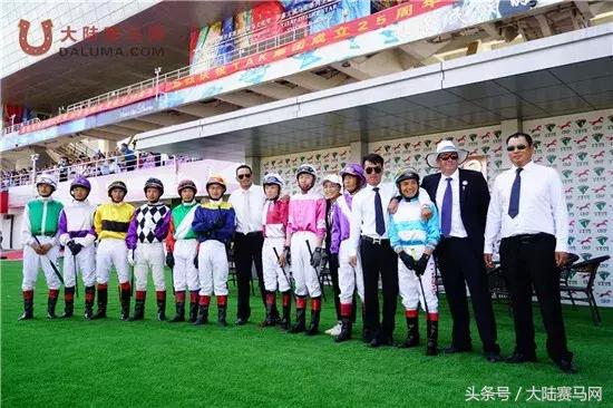 2018伊泰大漠马业系列纯血速度赛马赛事“鄂尔多斯金杯”圆满举办