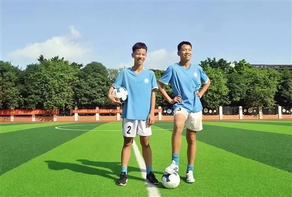 贵州山城少年将担任世界杯护旗手,16岁少年担任世界杯护旗手