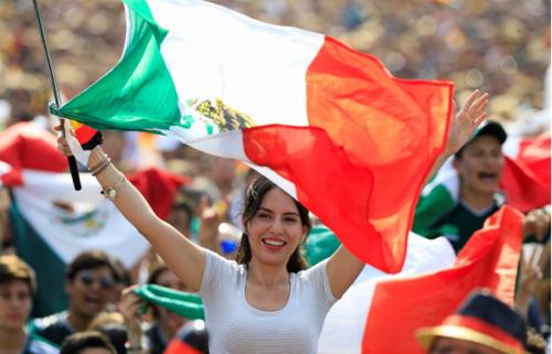 世界杯小姐姐克罗地亚,世界杯美女献吻