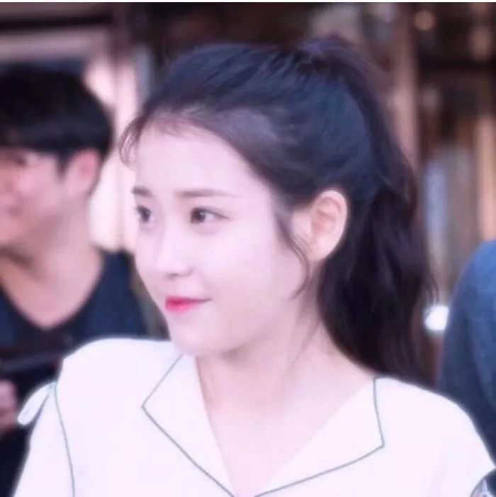 矮马尾扎发教程简单好看,你没见过的马尾扎法