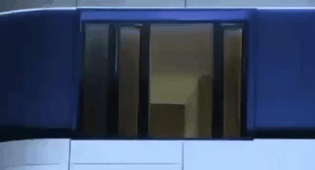 伊朗球迷出招!酒店外吹喇叭干扰葡萄牙睡觉C罗气的摇手指