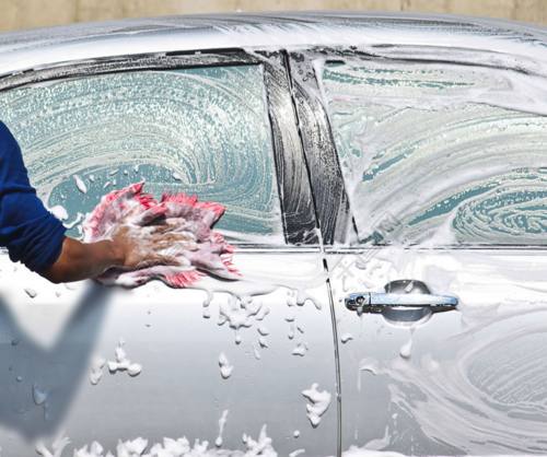 家用新车洗车技巧及注意事项,动手洗车应避开这3个地方