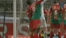 c罗在比赛中踢落叶球和电梯球,电梯球香蕉球落叶球哪个更容易