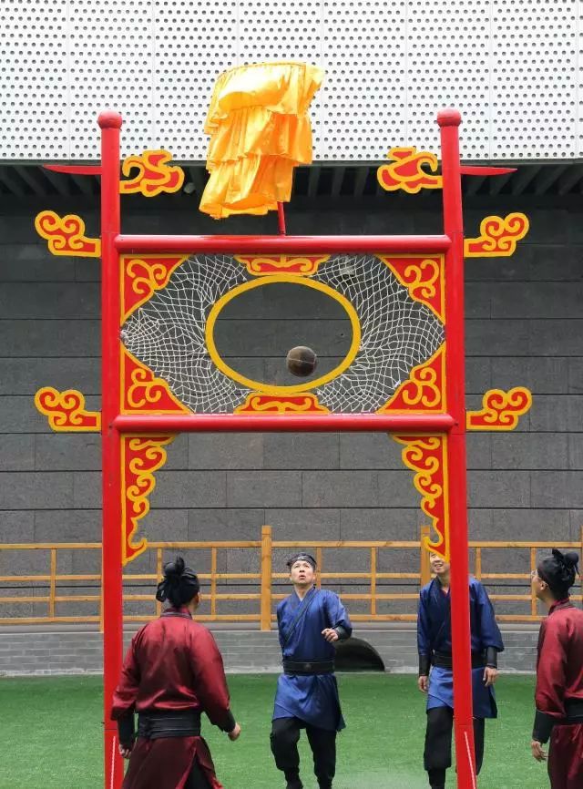 梅西c罗铁人体质,c罗梅西穿越时空