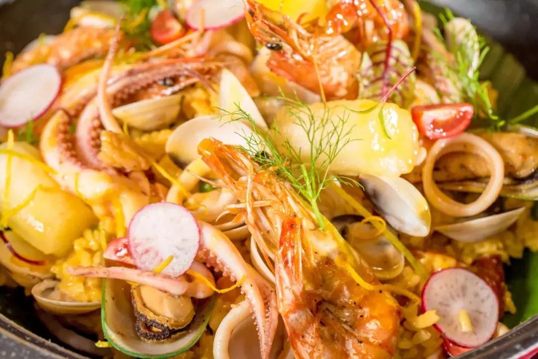 适合小情侣去的餐吧,一家很有情调和气氛的露天餐吧