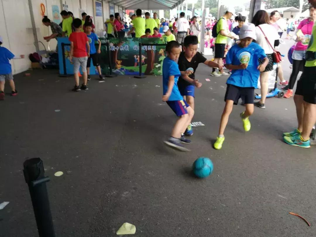 玩转世界杯之亲子足球赛,世界杯足球超燃