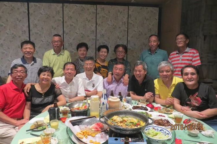 干岔子一，二队老知青久别重逢，共忆黑土情长