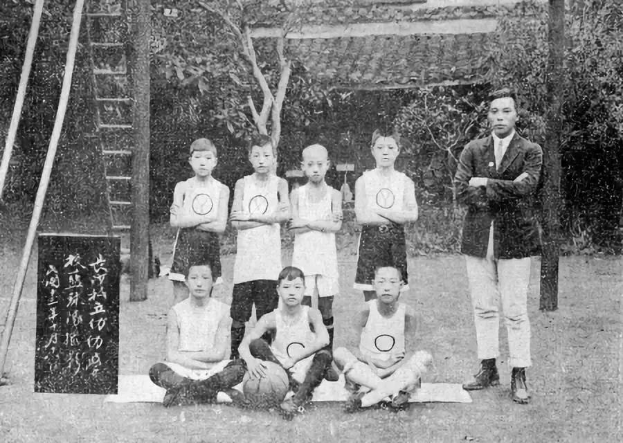 中国和c罗踢足球,中国足球与c罗之间的比赛