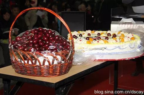 从清华男神沦为废人，三次自杀后，他活成了中国的“救赎之神”！